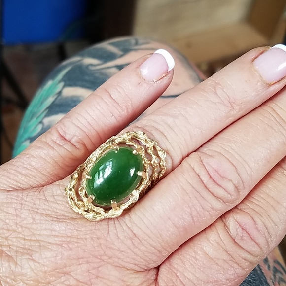 Vintage Jewelry - Fabulous estate vintage 14k & Jade Ring Big